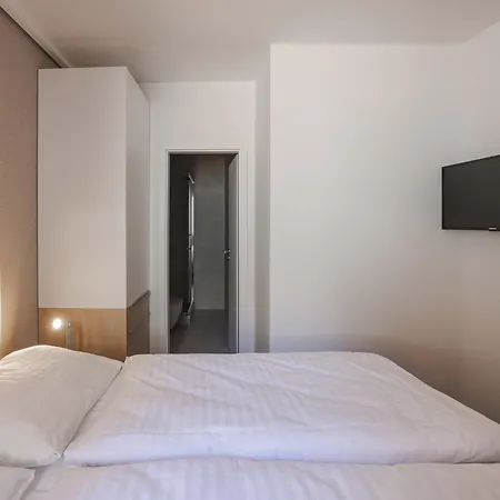 Hotel Hotel Gardinn - Free Parking And Quiet Garden 2*