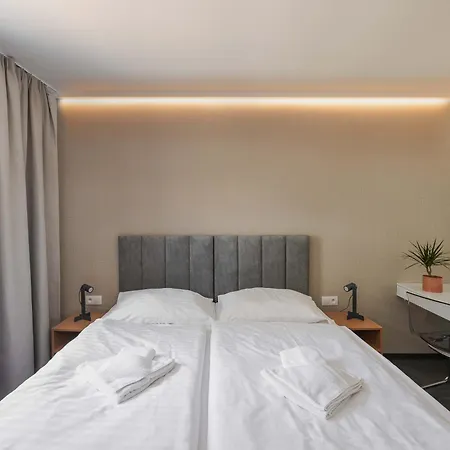 Gardinn - Free Parking And Quiet Garden Otel 3*
