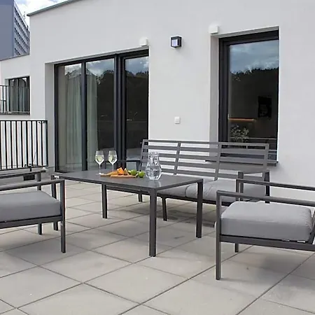 Hotel Gardinn - Free Parking And Quiet Garden