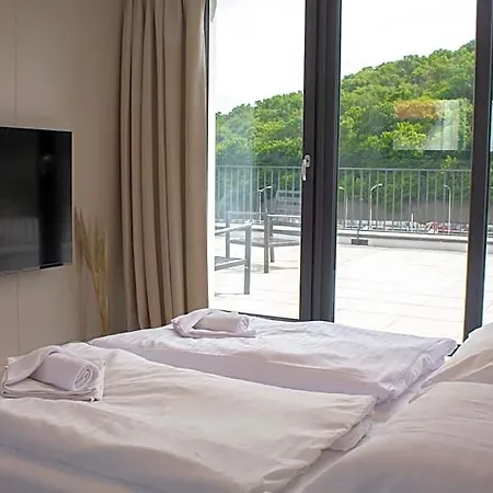 Hotel Gardinn - Free Parking And Quiet Garden Bratislava