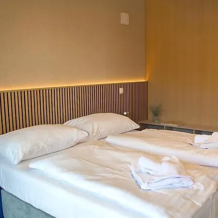 Gardinn - Free Parking And Quiet Garden Hotel Bratislava