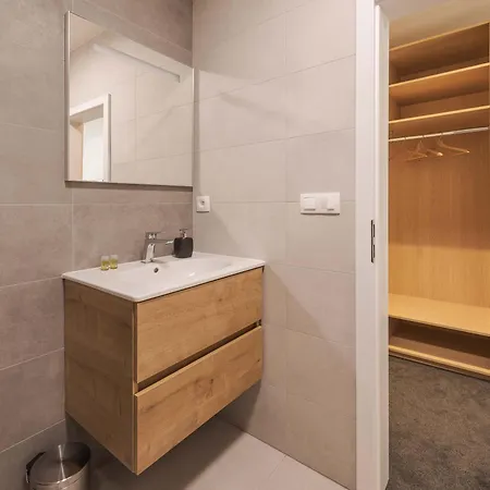 Hotel Hotel Gardinn - Free Parking And Quiet Garden 2*