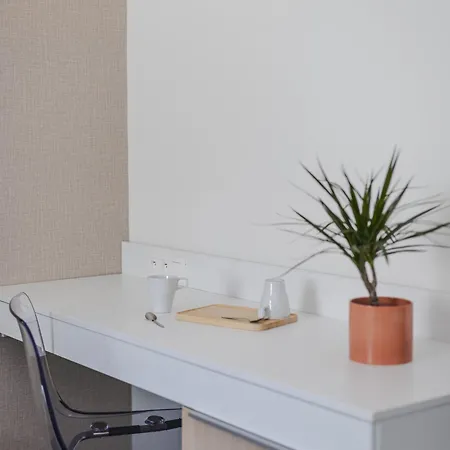 Hotel Gardinn - Free Parking And Quiet Garden Hotel 2*