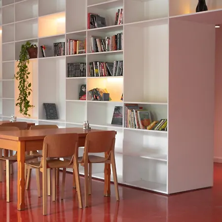 Taxis - New Ξενοδοχείο Μπρατισλάβα