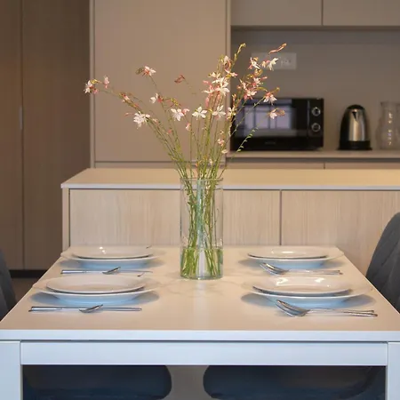 Taxis - New فندق